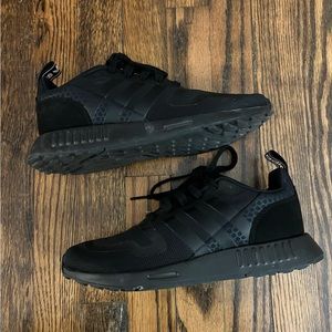 Adidas sneakers size 8